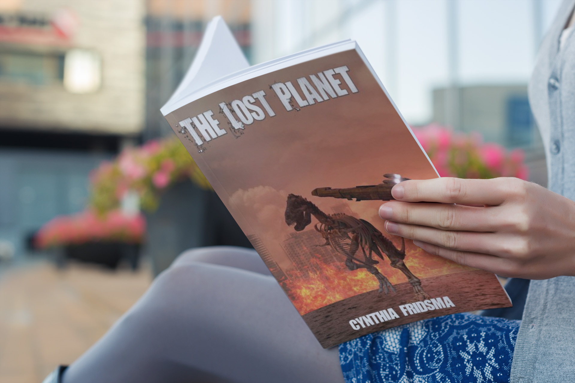 a-woman-reading-the-lost-planet